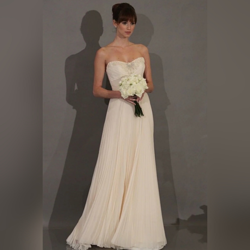 Theia Ivory Pleated Chiffon Strapless Gown With Beaded Inset US 6 Formal Wedding